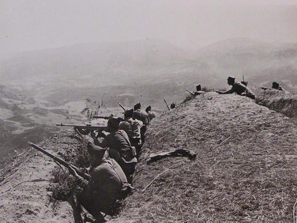 050β. Τμήμα Ελληνικού Πεζικού στις πλαγιές του Τμώλου.